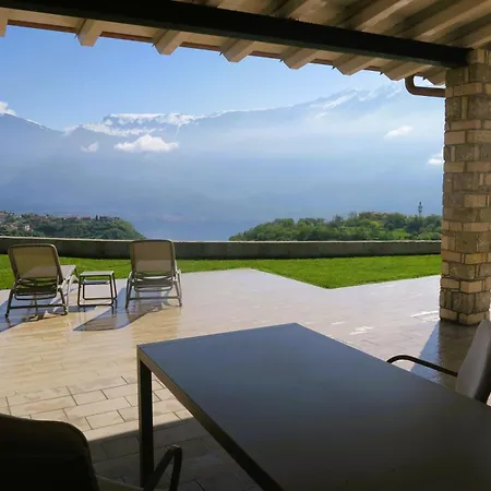 Апарт-отель Oasi Da Vinci Garda View 3*