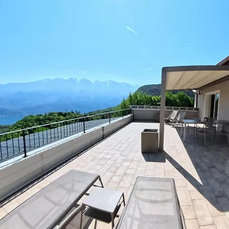 Oasi Da Vinci Garda View Апарт-отель 3*